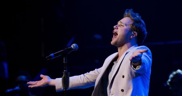 Olly Murs na scenie - fot. Tristan Fewings /Getty Images