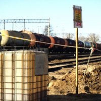 Olsztyn: Będą dodatkowe badania po wycieku oleju z kolejowej cysterny