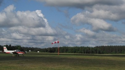 Olsztyn: Drzewa zagrażają bezpieczeństwu lotów
