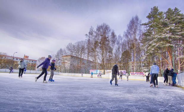 ​Olsztyn: Ruszyło lodowisko. Do jutra jeździsz za darmo