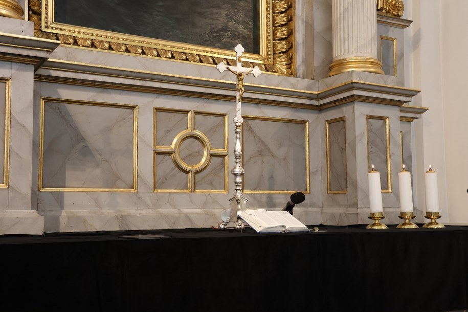 Ołtarz w parafii luterańskiej w Krakowie /Jacek Skóra /RMF FM