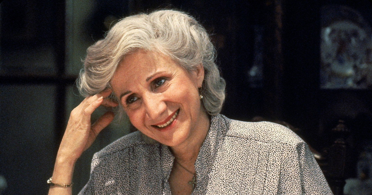 Olympia Dukakis w nagrodzonej Oscarem kreacji w filmie "Wpływ księżyca" /Rex Features /East News