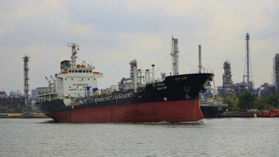 Oman nie uniknął agresji. Atak na port i tankowiec w cieśninie Ormuz