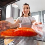 Omega-3 tarczą ochronną dla kobiet przed Alzheimerem? Odkrycie naukowców 