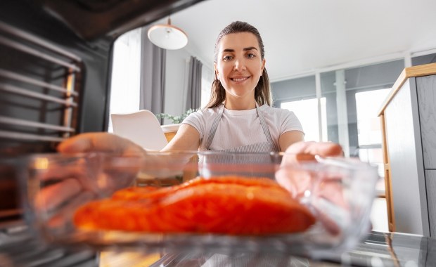 Omega-3 tarczą ochronną dla kobiet przed Alzheimerem? Odkrycie naukowców 