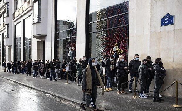 Omikron jest już dominującym wariantem wirusa we Francji