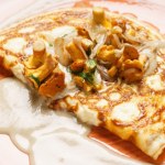 grzyby kurki Omlet w tej wersji zachwyca smakiem. Dodaj do niego kurki