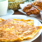 Omlet z dżemem  – śniadanie palce lizać!