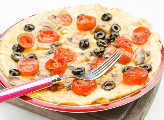 Omlet z oliwkami /Picsel /123RF/PICSEL