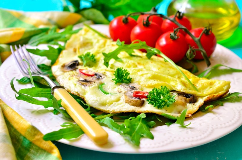 Omlet z parmezanem /123RF/PICSEL