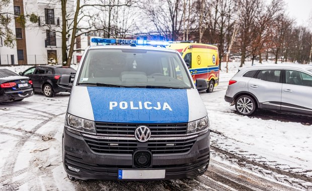 Ona nietrzeźwa, on poszukiwany. Miłość poza kontrolą