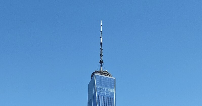 One World Trade Center (2022) /Praneeth Thalla/CC BY-SA 4.0 (https://creativecommons.org/licenses/by-sa/4.0/deed.en) /Wikimedia