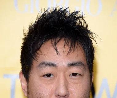 OneRepublic i Kenneth Choi w teledysku "Wherever I Go"