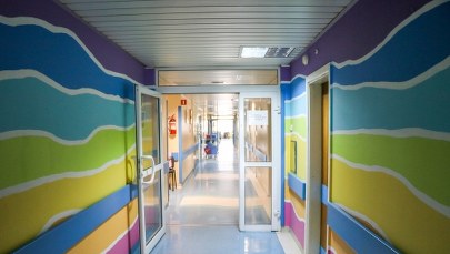 Onet: 8-latek wypadł z okna ośrodka pomocy w Rudzie Śląskiej