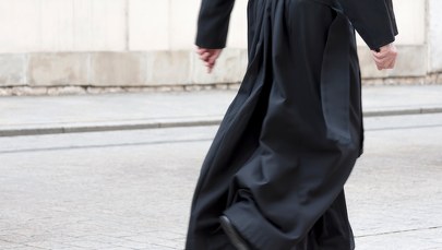 Onet: Kuria sugeruje, że ofiara księdza-pedofila mogła odczuwać satysfakcję z relacji