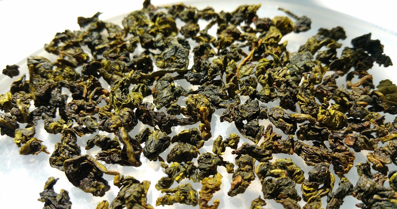 Оособливість чаю улун полягає в частковій ферментації, завдяки чому він поєднує корисні властивості зеленого та чорного чаю /pixabay.com