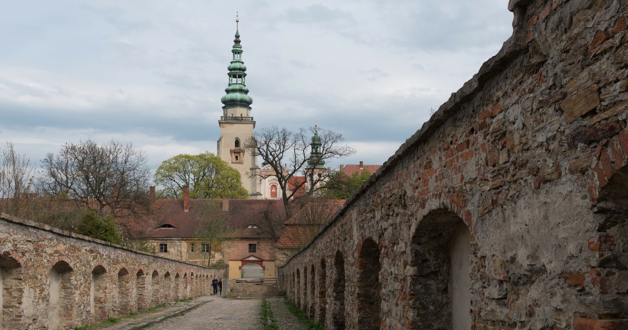 Opactwo w Henrykowie to ciekawe historycznie miejsce