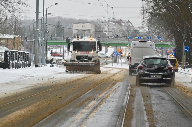 Opady śniegu w Szczecinie /Marcin Bielecki /PAP