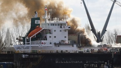 Opanowano pożar w stoczni remontowej w Szczecinie. Płonął jeden ze statków