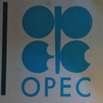 OPEC musi interweniować, bo ropa tanieje