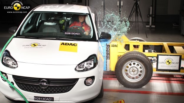Opel Adam w teście zderzeniowym Euro NCAP /Euro NCAP