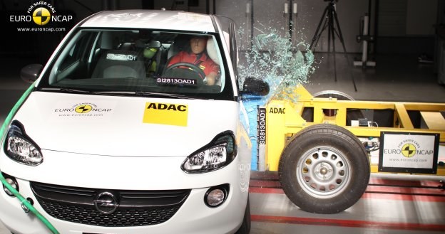 Opel Adam w teście zderzeniowym Euro NCAP /Euro NCAP