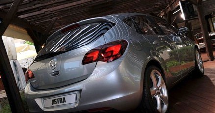 Opel astra IV /  Fot: Gergely Besenyei /INTERIA.PL