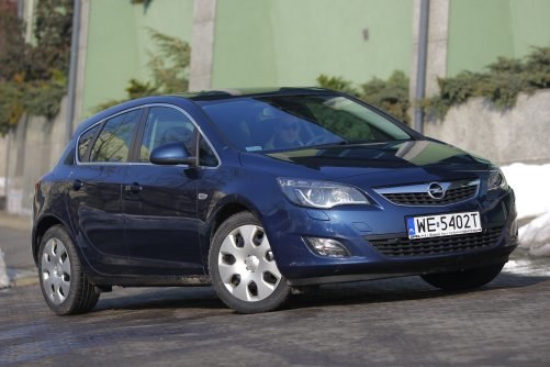 Opel Astra J (IV) z silnikami 1.6 16V, 1.7 CDTI, 2.0 CDTI za 35 tys. zł /Motor