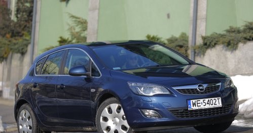 Opel Astra J (IV) z silnikami 1.6 16V, 1.7 CDTI, 2.0 CDTI za 35 tys. zł /Motor