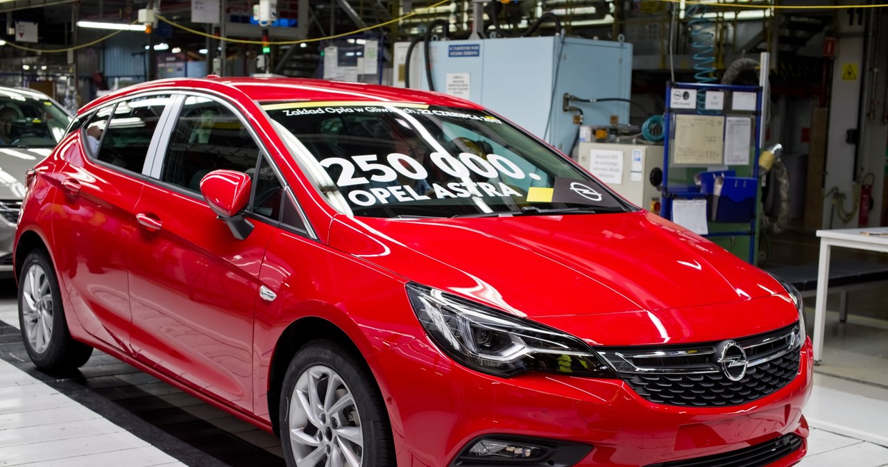 Opel Astra nr 250 000 zjeżdża z linii produkcyjnej /Informacja prasowa