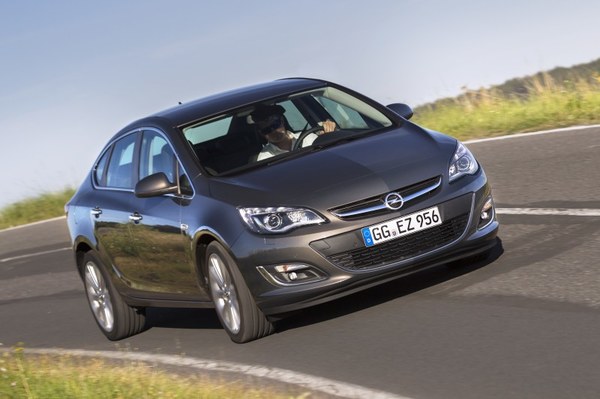 Opel Astra Sedan magazynauto.interia.pl testy i opinie