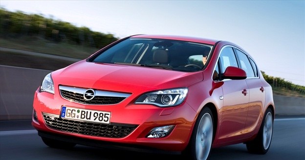 Opel astra sprzedaje się bardzo dobrze /Informacja prasowa