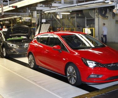 Opel Astra V - z fabryki w Gliwicach wyjechał półmilionowy egzemplarz