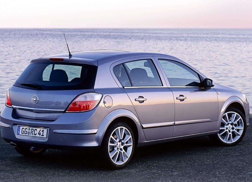 Opel Astra /