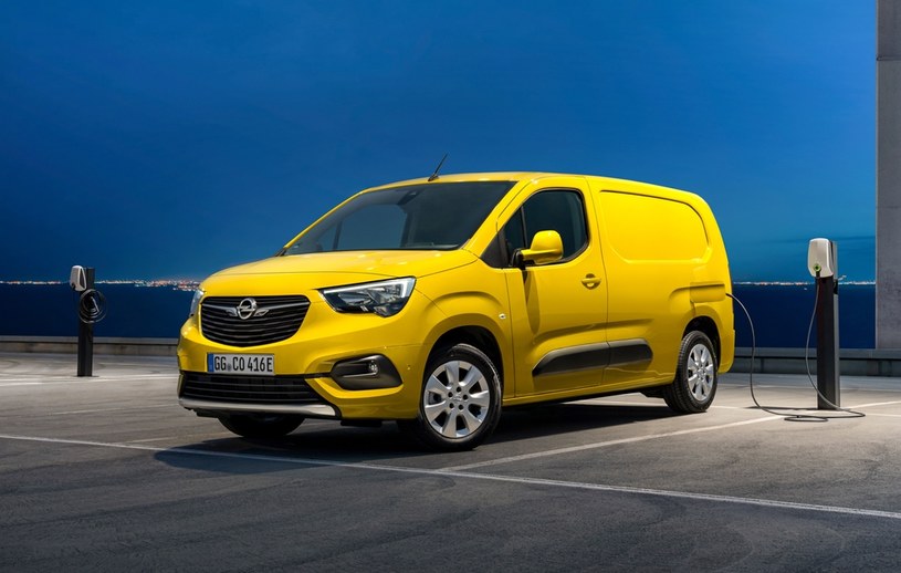 Opel Comboe mały dostawczak na prąd Motoryzacja w
