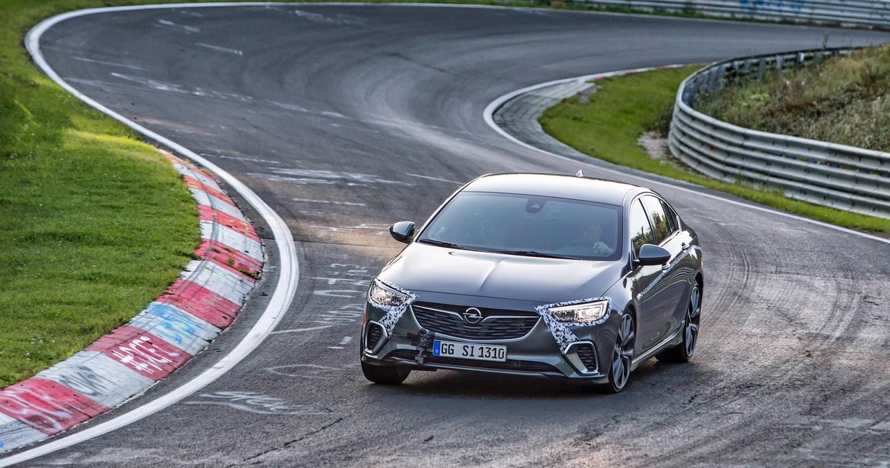 Opel Insignia GSi na torze Nurburgring /Informacja prasowa