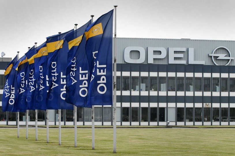 Opel jest mocno związany z innymi markami General Motors /AFP