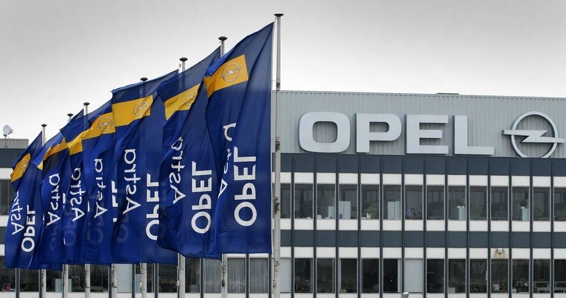 Opel jest mocno związany z innymi markami General Motors /AFP