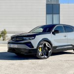 Opel Mokka GSE wygląda niewinnie, ale to tylko pozory. 280 KM i 5,9 s do setki