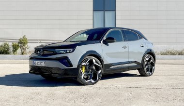 Opel Mokka GSE wygląda niewinnie, ale to tylko pozory. 280 KM i 5,9 s do setki