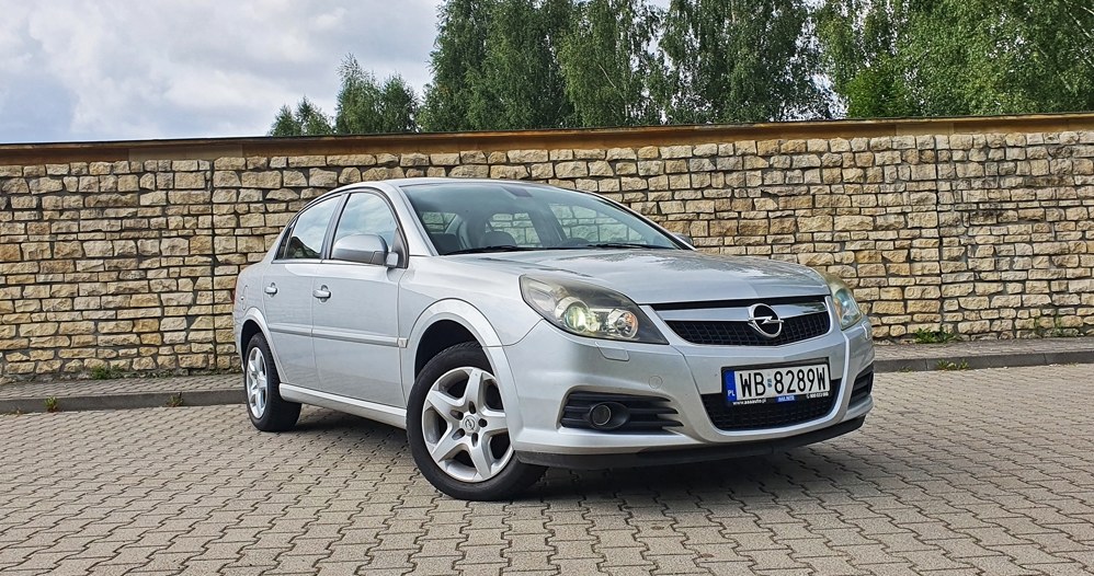 Opel Vectra C zdecydowanie wyładniał po modernizacji w 2005 roku /INTERIA.PL