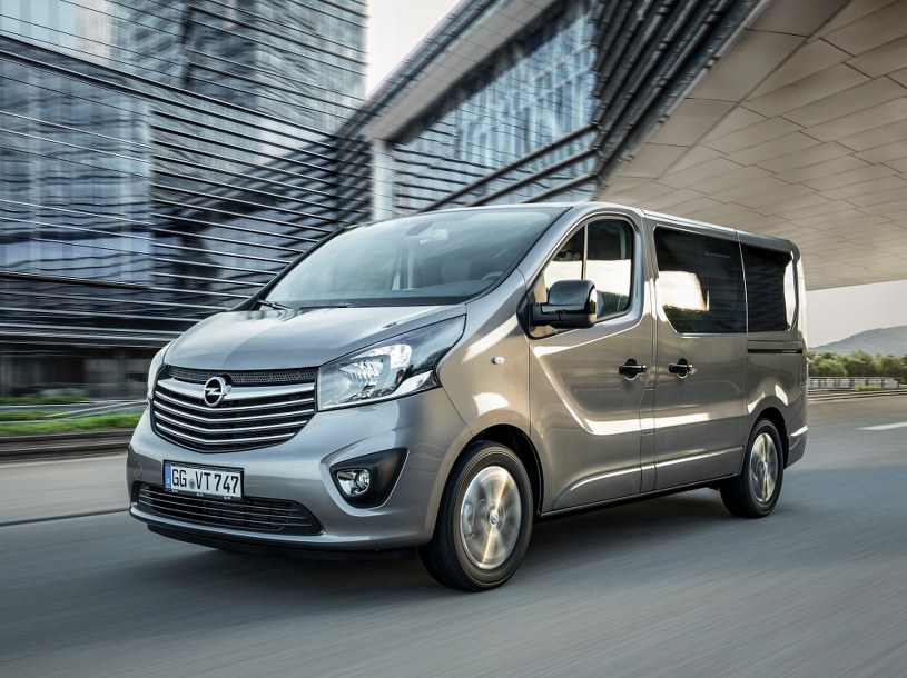 opel vivaro tourer 2020