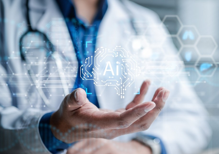 Open AI uruchomił model ChatGPT Health, który będzie analizować dokumentację medyczną użytkowników (zdj. poglądowe) /Shutterstock