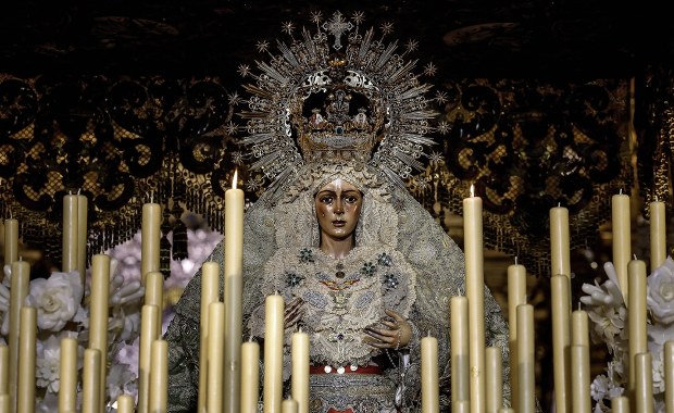 "Operacja plastyczna" Matki Boskiej. Afera z renowacją słynnej figury 