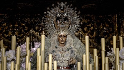 "Operacja plastyczna" Matki Boskiej. Afera z renowacją słynnej figury 