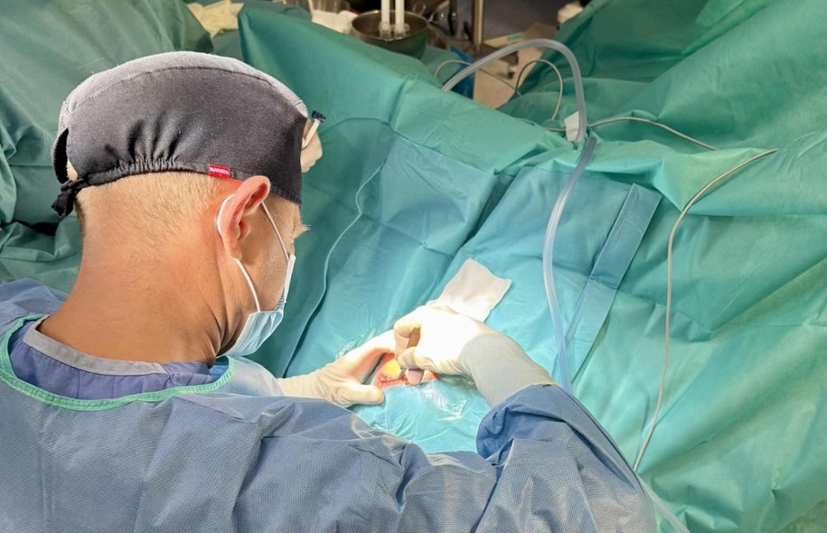 Operacja usunięcia guza mózgu /Szpital Wojskowy w Krakowie /