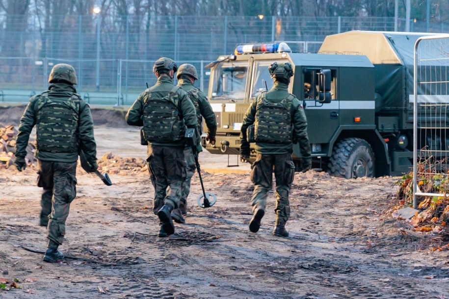 Operacja usunięcia niewybuchu /Jerzy Muszyński /PAP