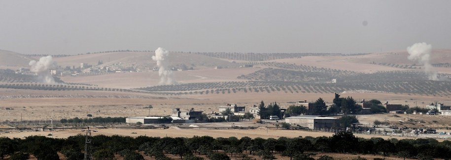 Operacja w Syrii widziana z miasta Karkamis po tureckiej stronie granicy /SEDAT SUNA /PAP/EPA