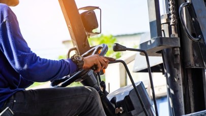 Operator wózka widłowego wygrał milion i zaczął imprezować. Niemal przypłacił to życiem