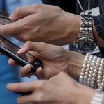Operatorzy walczą z oszustwami przez SMS